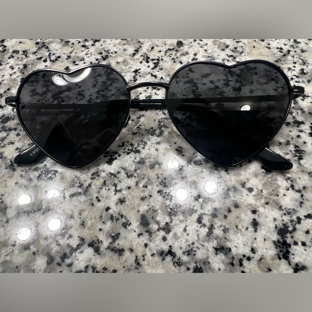 Heart-Shaped Black Sunglasses